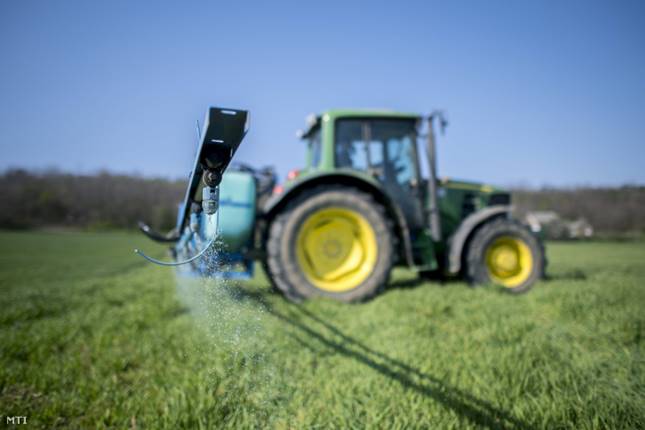 permetezés traktor növényvédő szerek