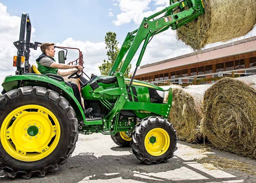 John Deere 4066M