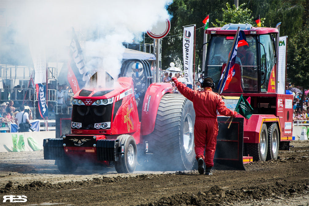 hajdúböszörményi traktorhúzó verseny