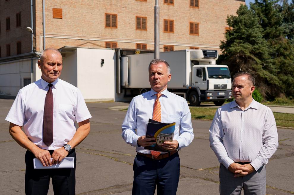Közel 4,5 milliárd forintos fejlesztés kezdődik a Gyulahúsnál 1 Gyulahús Kft.