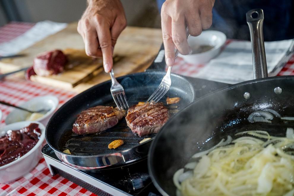 Hús, tej, tojás – tévhitek helyett hiteles tájékoztatás a húsról és az állattartásról 2 hús sütés